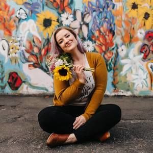 Meet your Posher, Laura k.